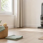 Intérieur lumineux préparé pour un ménage organisé